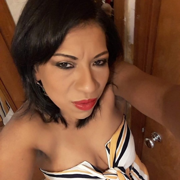 Meet your Posher, Rocio - Picture 2 of 4